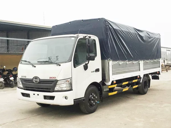 Dịch vụ thay Kính chắn gió xe tải Hino 5 tấn tận nơi